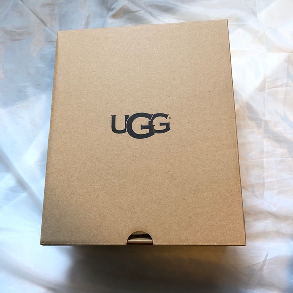 Ugg shoe box Clearance